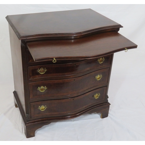160 - Victorian style mahogany serpentine fronted bachelors chest of 4 graduated drawers, with sliding she... 