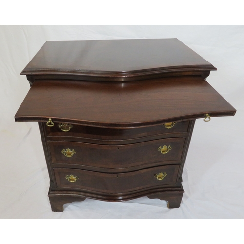 160 - Victorian style mahogany serpentine fronted bachelors chest of 4 graduated drawers, with sliding she... 