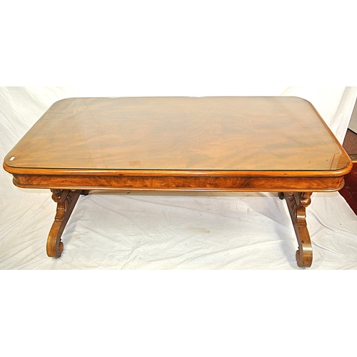 250 - Victorian mahogany oblong library table or hall table with rounded corners, on tapering columns, on ... 