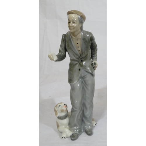 61 - Various vintage toby jugs, etc, in box