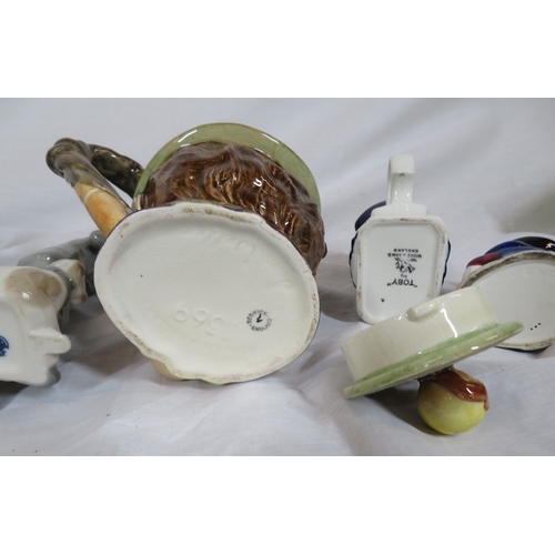 61 - Various vintage toby jugs, etc, in box