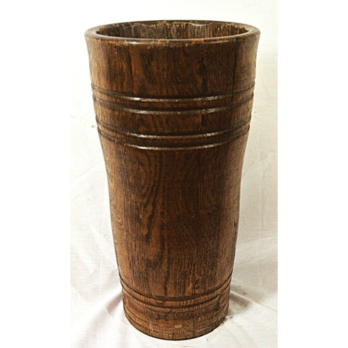 64 - Oak umbrella bucket of round tapering form