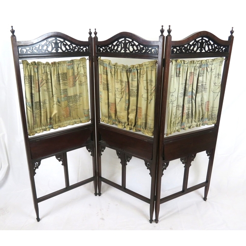 101 - Edwardian mahogany 3-fold screen with domed tops, fretwork decoration, shelves, on tapering legs