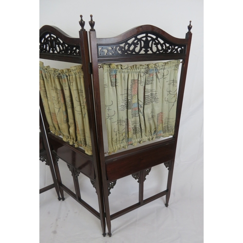101 - Edwardian mahogany 3-fold screen with domed tops, fretwork decoration, shelves, on tapering legs