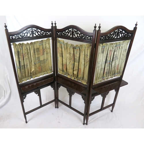 101 - Edwardian mahogany 3-fold screen with domed tops, fretwork decoration, shelves, on tapering legs