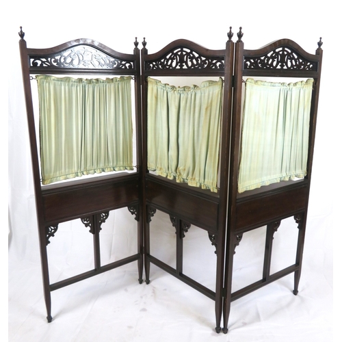 101 - Edwardian mahogany 3-fold screen with domed tops, fretwork decoration, shelves, on tapering legs