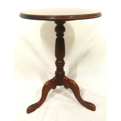 114 - Edwardian stye round occasional or lamp table with reeded column, on hipped tripod
