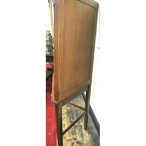 120 - Edwardian mahogany corner display cabinet with reeded frieze, glazed doors with shelved interior, on... 