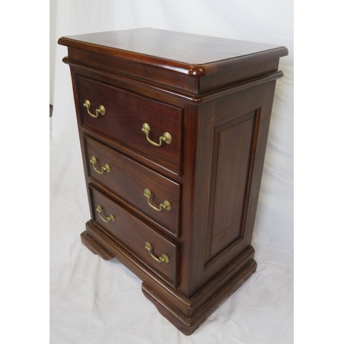 186 - Edwardian design mahogany chest of 3 sectioned drawers with brass drop handles, on bracket feet