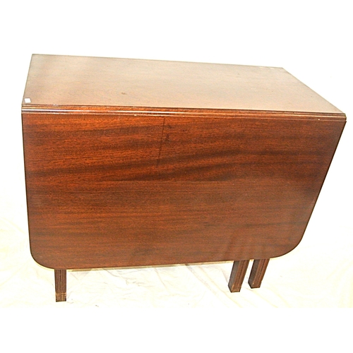 235 - Edwardian mahogany dining table with drop leaves, rounded corners, reeded borders, gateleg support, ... 