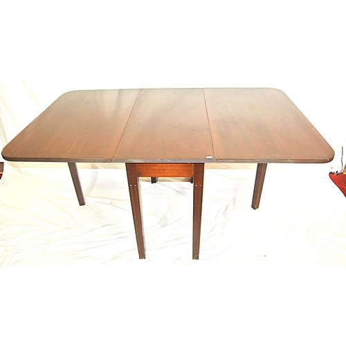 235 - Edwardian mahogany dining table with drop leaves, rounded corners, reeded borders, gateleg support, ... 