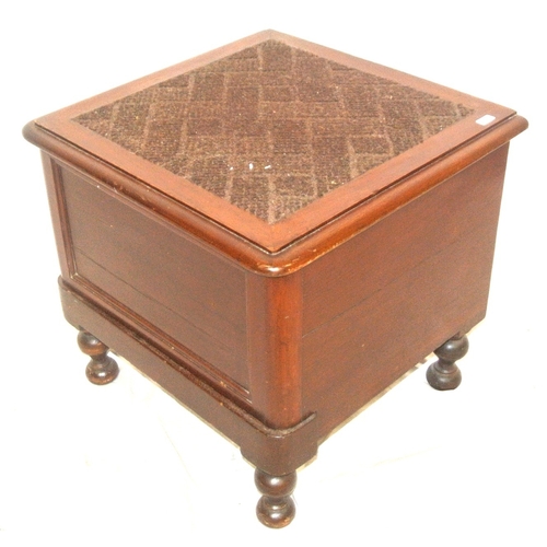 87 - Edwardian mahogany commode with lid, on turned legs