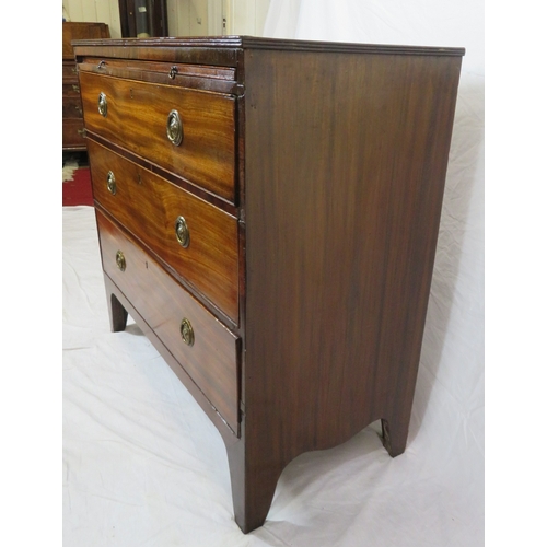 305 - Edwardian mahogany bachelors chest with pull-out slide, 3 graduated drawers with drop handles, on br... 