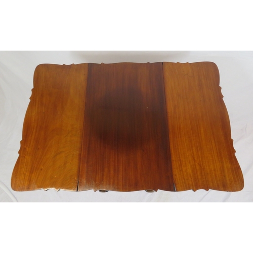 451 - Victorian mahogany pembroke table with drop leaves, gateleg support, turned columns, cabriole legs w... 