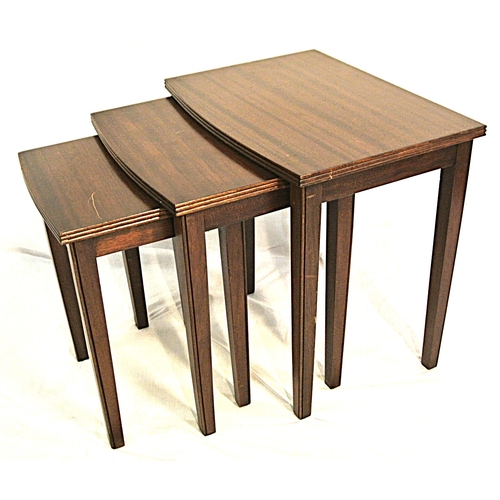 459 - Edwardian design nest of 3 bowfronted graduated tables with reeded borders H 50 x 50 x36cm