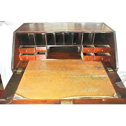 495 - Georgian Sheraton style inlaid mahogany bureau with blackwood string & urn inlay, drop-down front wi... 