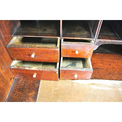 495 - Georgian Sheraton style inlaid mahogany bureau with blackwood string & urn inlay, drop-down front wi... 