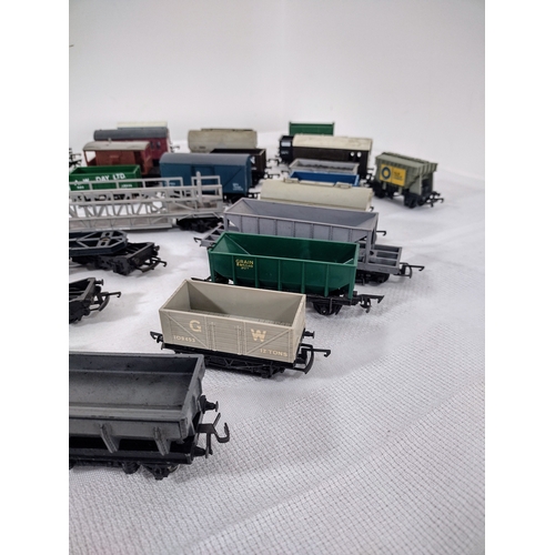 24 - 40+ 00 Guage Wagons to include Wrenn, Hornby, Triang, Graham Farish and Dalpol - also included some ... 