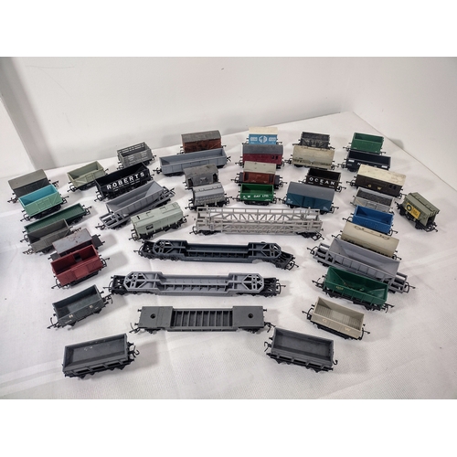 24 - 40+ 00 Guage Wagons to include Wrenn, Hornby, Triang, Graham Farish and Dalpol - also included some ... 