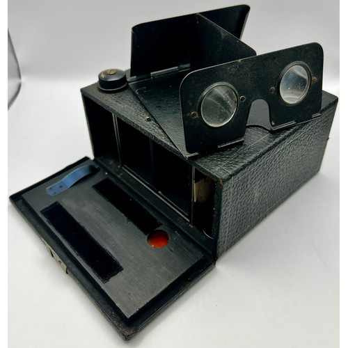 59 - Selection of Cameras to include British Made Thornton-Pickard Stereo Puck & Viewer, Kodak Instamatic... 