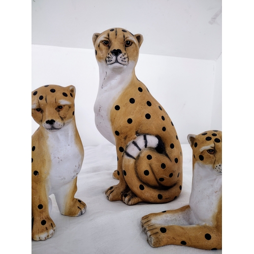 88 - Set Of Vintage Ceramic Cheetah Figurines, Featuring Hand-Painted Details And African Wildlife-Inspir... 