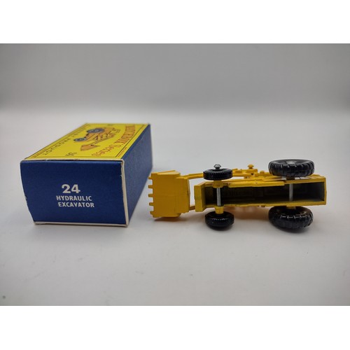 102 - Vintage Matchbox 24b Hydraulic Excavator - Black plastic wheels. Type 3 Box.