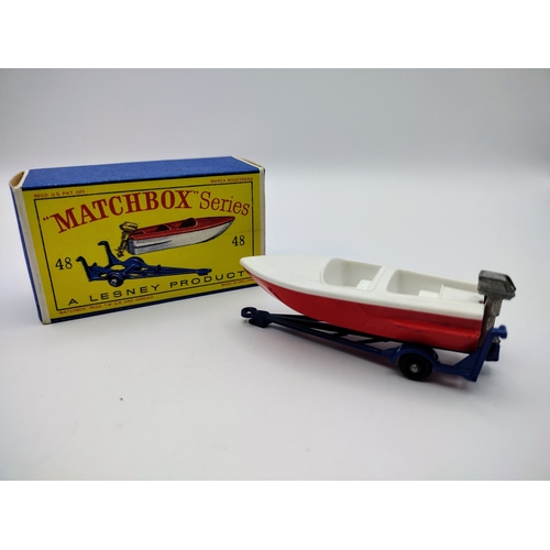 103 - Vintagae Matchbox 48b Sports Boat - Red/White (BPW) Blue Trailer . Type 3 Box