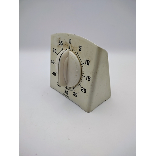 91 - Classic Smiths Mechanical Timer, Mid-20th Century, Made in England, Featuring 60-Minute Wind-Up Mech... 