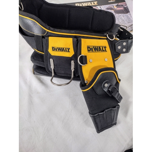 122 - DeWalt 1200 Denier Contractor Tool Belt Rig With Multiple Pouches And Loops, Excellent Condition (Un... 