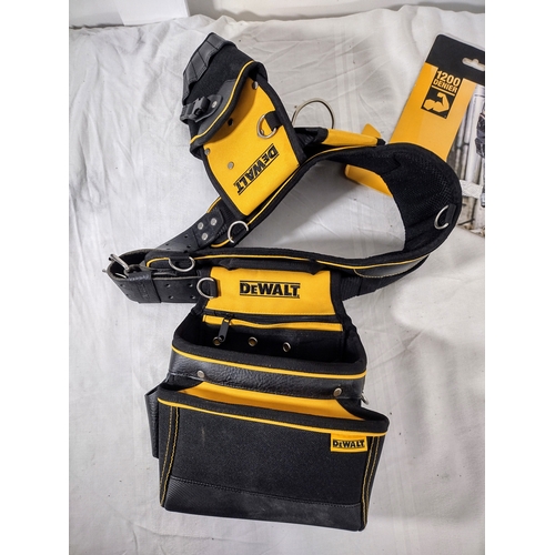 122 - DeWalt 1200 Denier Contractor Tool Belt Rig With Multiple Pouches And Loops, Excellent Condition (Un... 