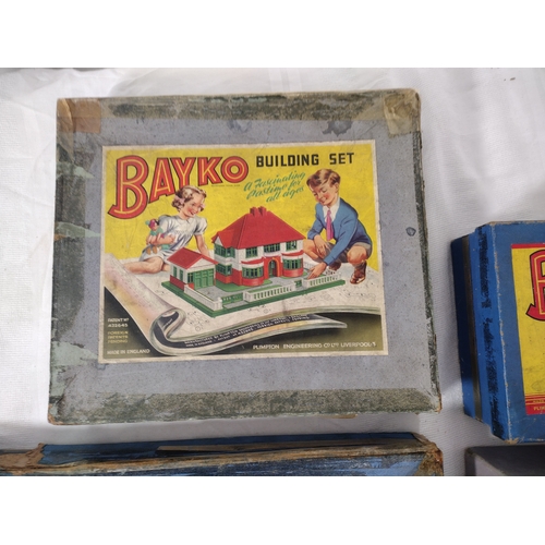 61 - Vintage 1950s Bayko Building Set with 1x, 2x, 3x Converting Sets, Complete with Original Boxes and I... 