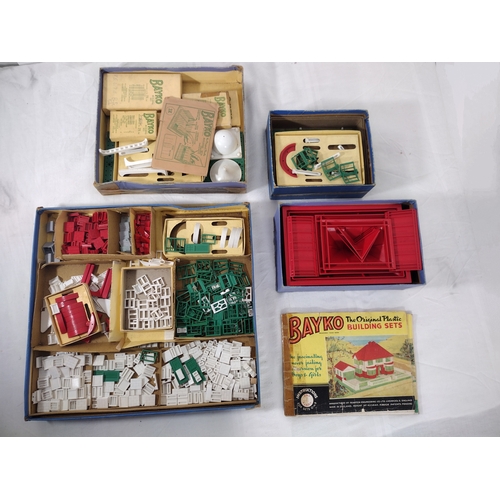 61 - Vintage 1950s Bayko Building Set with 1x, 2x, 3x Converting Sets, Complete with Original Boxes and I... 