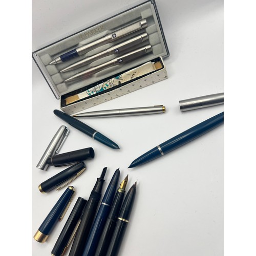 35 - Collection of Vintage Pens to include Unused Parker 25 Fountain, Ballpoint & Propelling Pencil. Park... 