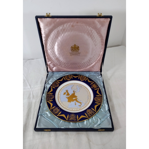 235 - Spode 1973 Commemorative Plate Celebrating the United Kingdom’s Entry into the EEC, in Original Silk... 