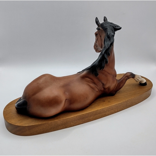 95 - Beswick Spirit of Peace Model H2916 by Graham Tongue, Mounted on Wooden Plinth, Produced 1991–1994. ... 