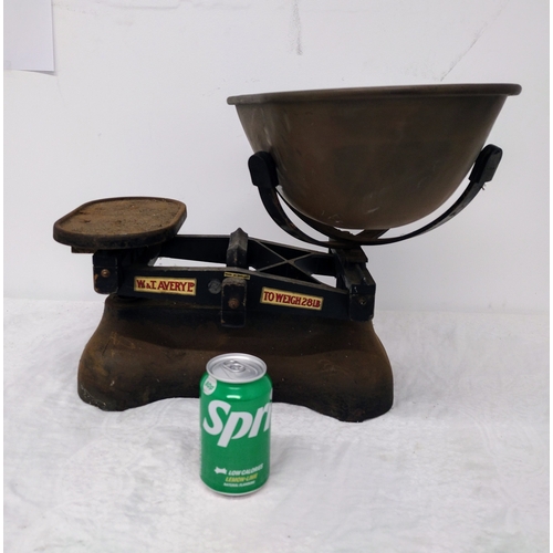 304 - W. & T. Avery Ltd. 28lb Cast Iron Balance Scales with Large Pan, Circa 1940s–1950s