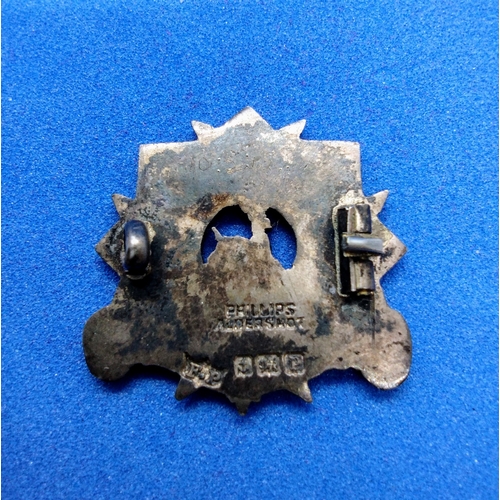 480 - WW1 Silver and Enamel Bedfordshire Regiment Badge - missing pin.