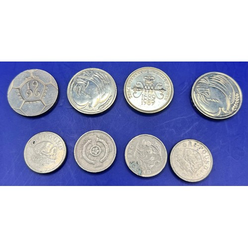 403 - 4 Old Style Two Pound Coins & 4 Old Style One £ Coins to include 1989, 1996, 2001, 2014