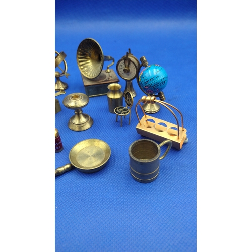 201 - A Collection of Vintage Dolls House Brass Trinkets - Early to Mid 20th Century