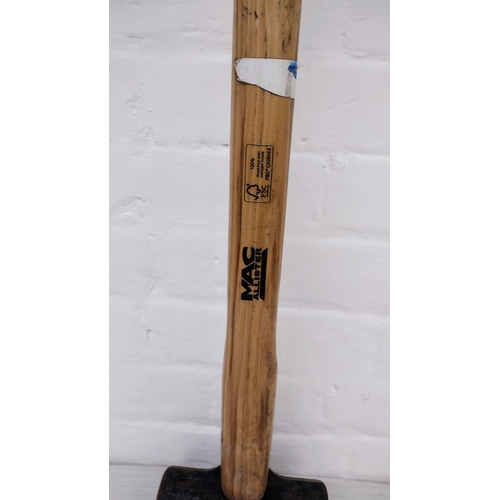 409 - Mac Allister Hickory-Handled Sledgehammer, 3.85kg Forged Steel Head