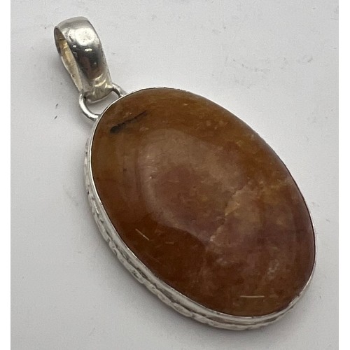 20 - 925 Sterling Silver & Agate Pendant