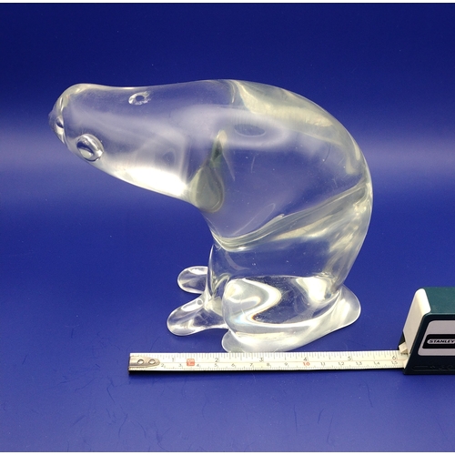 225 - Vintage 1960s FM Konstglas Ronneby Swedish Glass Polar Bear Figurine