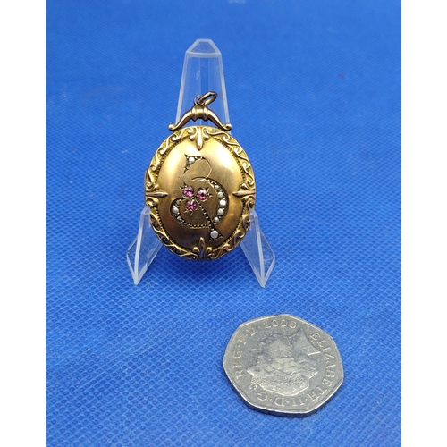 24 - Large Decorative Victorian Locket C. 1890 9ct Gold Back & Front Set With 3 Almandine Garnets and See... 