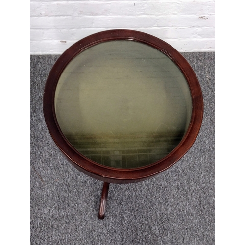 81 - Vintage Bombay Company Mahogany Circular Display Table with Removable Glass Top, 1990s