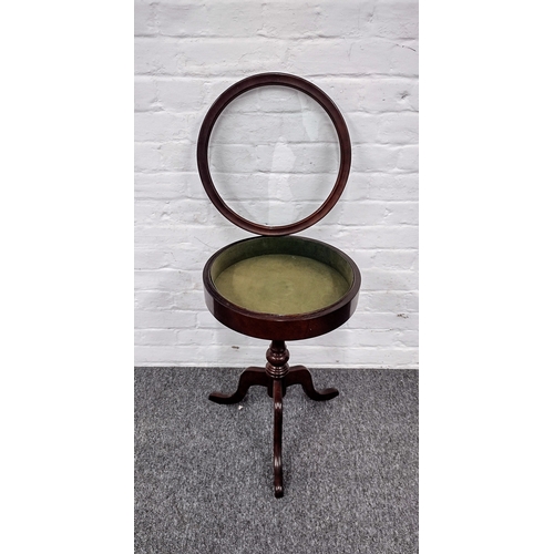 81 - Vintage Bombay Company Mahogany Circular Display Table with Removable Glass Top, 1990s