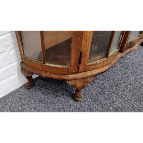 83 - Edwardian Serpentine-Front Glazed Display Cabinet with Queen Anne Influence, Veneered Wood, Approx. ... 