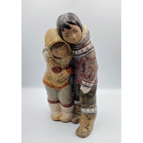 299 - Vintage Lladró Gres Porcelain Figurine Couple from the Arctic by José Puche, Model 1406