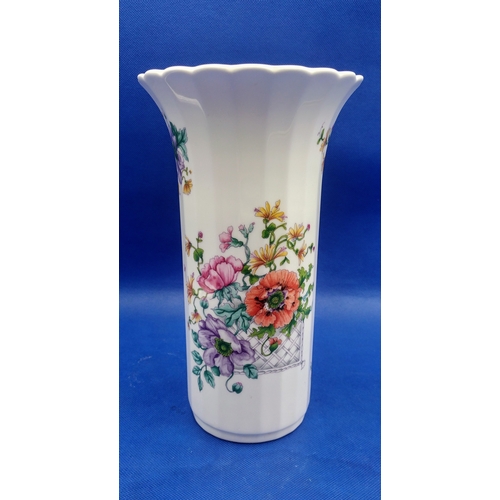 334 - Royal Doulton Olivia H5224 Bone China Vase C.1993 Approx. 24cm High