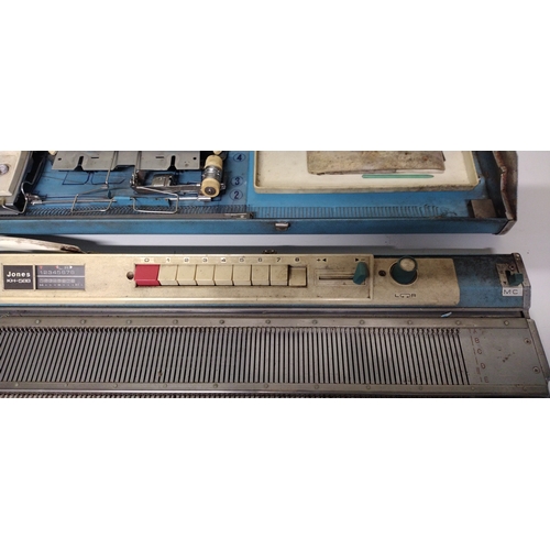 40 - Jones KH‑588 Knitting Machine Vintage Standard-Gauge Electric Machine with Blue Hard Case and Access... 