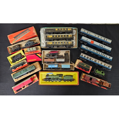 Collection of Vintage Tri-ang and Hornby Model Railway Items To Include ...